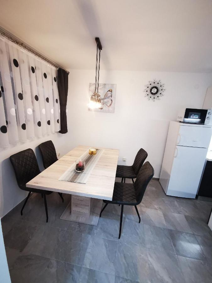 קארלובץ Ema Studio Apartman מראה חיצוני תמונה