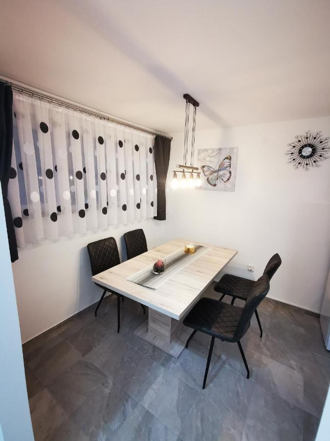 קארלובץ Ema Studio Apartman מראה חיצוני תמונה